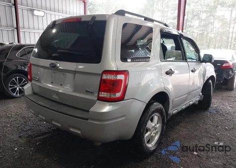 2011 Ford Escape Xlt из США, поврежденный, VIN 1FMCU9DG7BKB09247